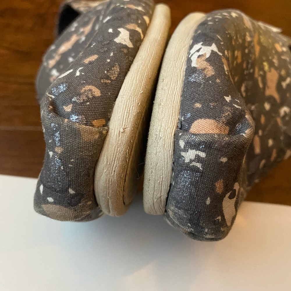 Toms Forged Iron Grey Metallic Granite Fleck flats - Picture 9 of 12